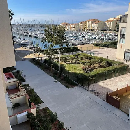 Apartment Sur Le Port De Port *